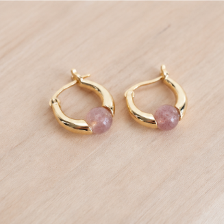 Vanya – Handgemaakte Aardbeienkwarts Oorbellen – Summer Solstice | Made by Melissa