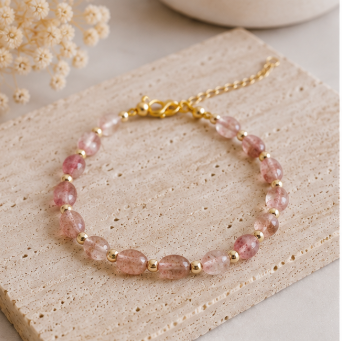 Aardbeienkwarts - Handgemaakte Organische Edelsteenarmband – Summer Solstice Collectie