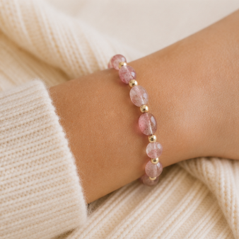 Aardbeienkwarts - Handgemaakte Organische Edelsteenarmband – Summer Solstice Collectie