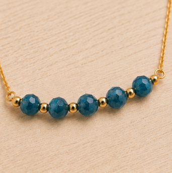 Apatiet – Handgemaakte fijne edelsteenketting – Summer Solstice