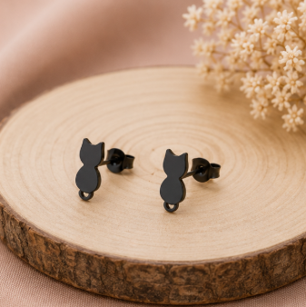 Cat Silhouette Studs zwart