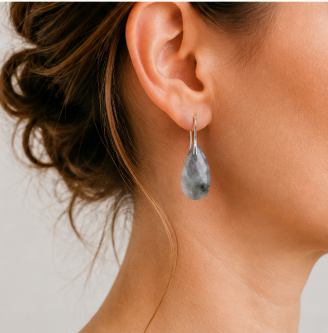 Luna – Handgemaakte Labradoriet Oorbellen – Soul Stones | Made by Melissa