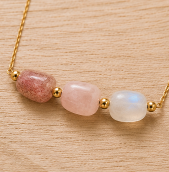 Self Love – Intentieketting met Aardbeienkwarts, Rozenkwarts & Maansteen